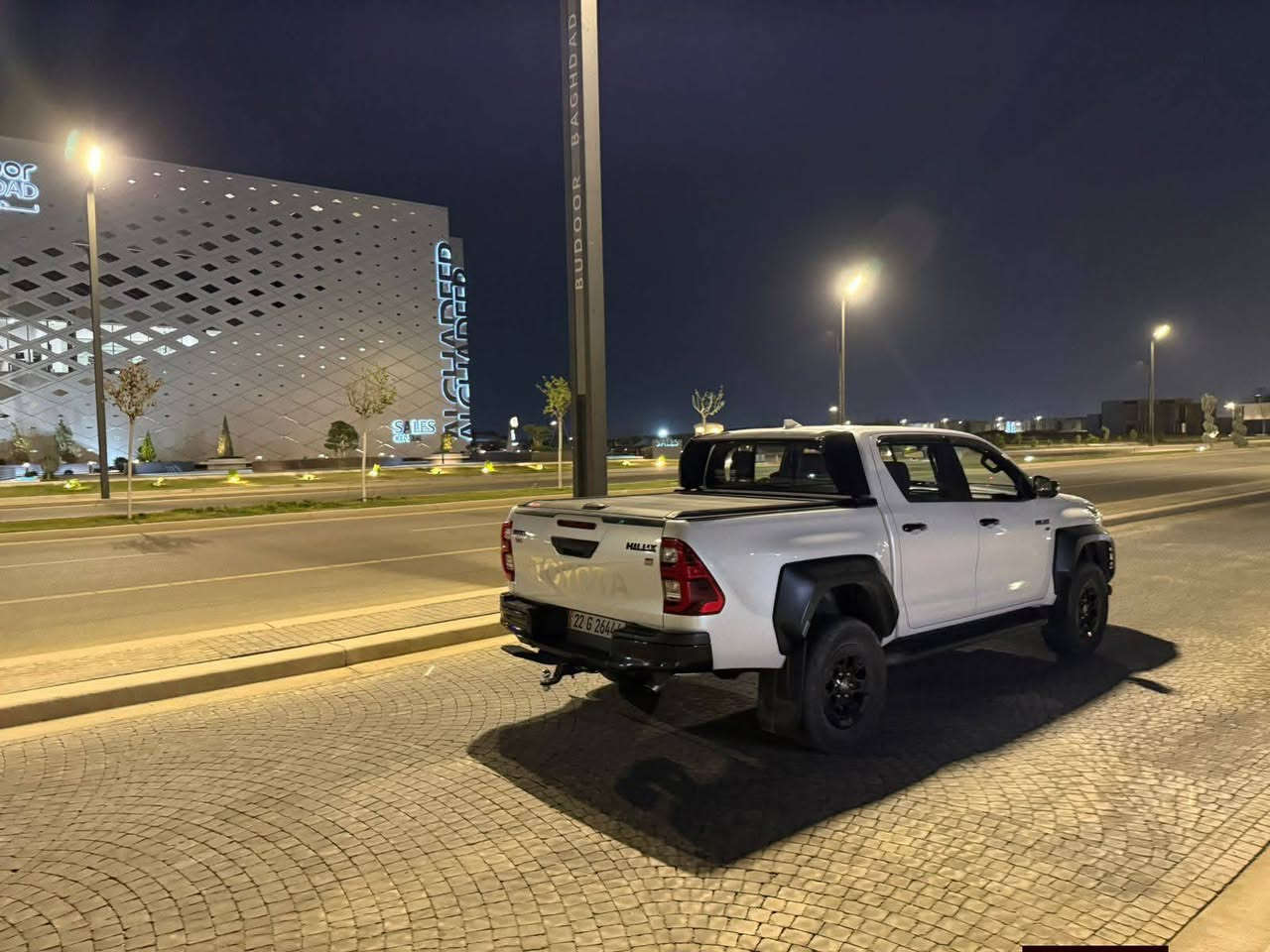 مستعجل البيع، فرصة ممتازة لعشاق
 التويوتا والمواصفات العالية!
تويوتا هايلوكس GR 2024 –
 بغداد، مجمع البدور 

رقم اربيل بأسمي تحويل مباشر

مستعجل على البيع، سيارة جديدة موديل 2024 بمواصفات GR كاملة و ضمان شركة ساس.

المواصفات:
 • محرك V6 تويوتا، 4.0 لتر 
 • دفع رباعي 4×4
 • قير اوتوماتيك 6 سرعات
 • نظام تعليق رياضي GR
 • جنوط 18 بوصة
 • نظام ترفيهي مع شاشة لمس كبيرة
 • كاميرا خلفية + حساسات أمامية وخلفية
 • مكابح ABS ووسائد هوائية متعددة
 • تكييف أوتوماتيك مزدوج المناطق
 • مقاعد جلد فاخرة مع تدفئة وتبريد أمامية
 • اضاءة LED امامية وخلفية
 • نظام صوت فاخر + بلوتوث + USB
 • سريع للمهتمين. ***********
