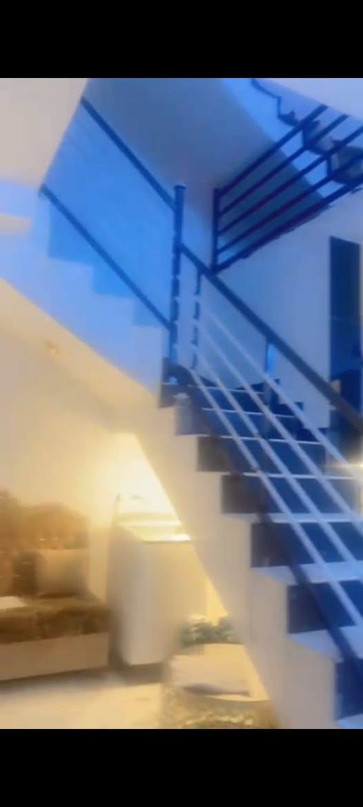 السلام عليكم
دار حديث للبيع المساحه 120متر المكان حله محيزم الرابعه قرب مدرسه بابل قرب شارع ميه يحتوي على 3غرف نوم وصاله وحمامات عدد 3 ومطبخ مفتوح على الهول السعر اتصال رقم صاحب الدار  ***********
اني مكلف بالنشر اعتذر من الخاص
