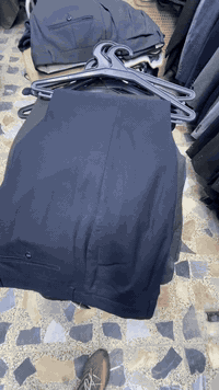 سر القطعه15. الف
القياس 36
الباب الشرقي شارع البانكيه
للتواصل ***********
