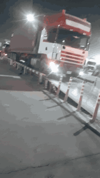 سلام عليكم سكانيه لبيع موديل2002 محرك نجكتر لل تنقيص ولا تبخير كهربايان كلها شقاله توار كله كارتون *********** سعر تصال خاص وتدلله
