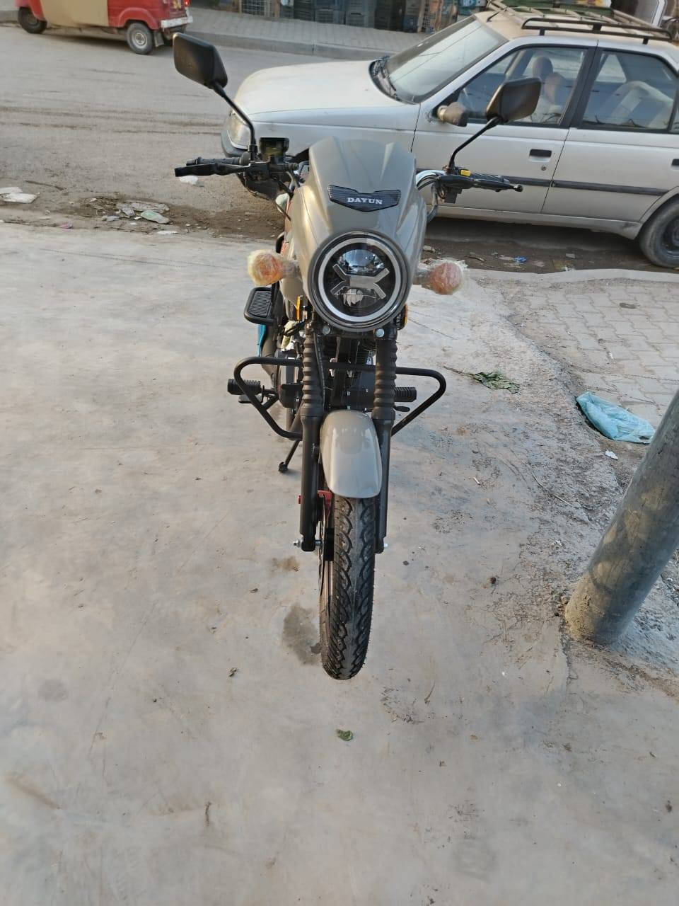 السلام عليكم دراجه دايوان للبيع 26 السكن بغداد تقاطع النهروان رقم ***********
