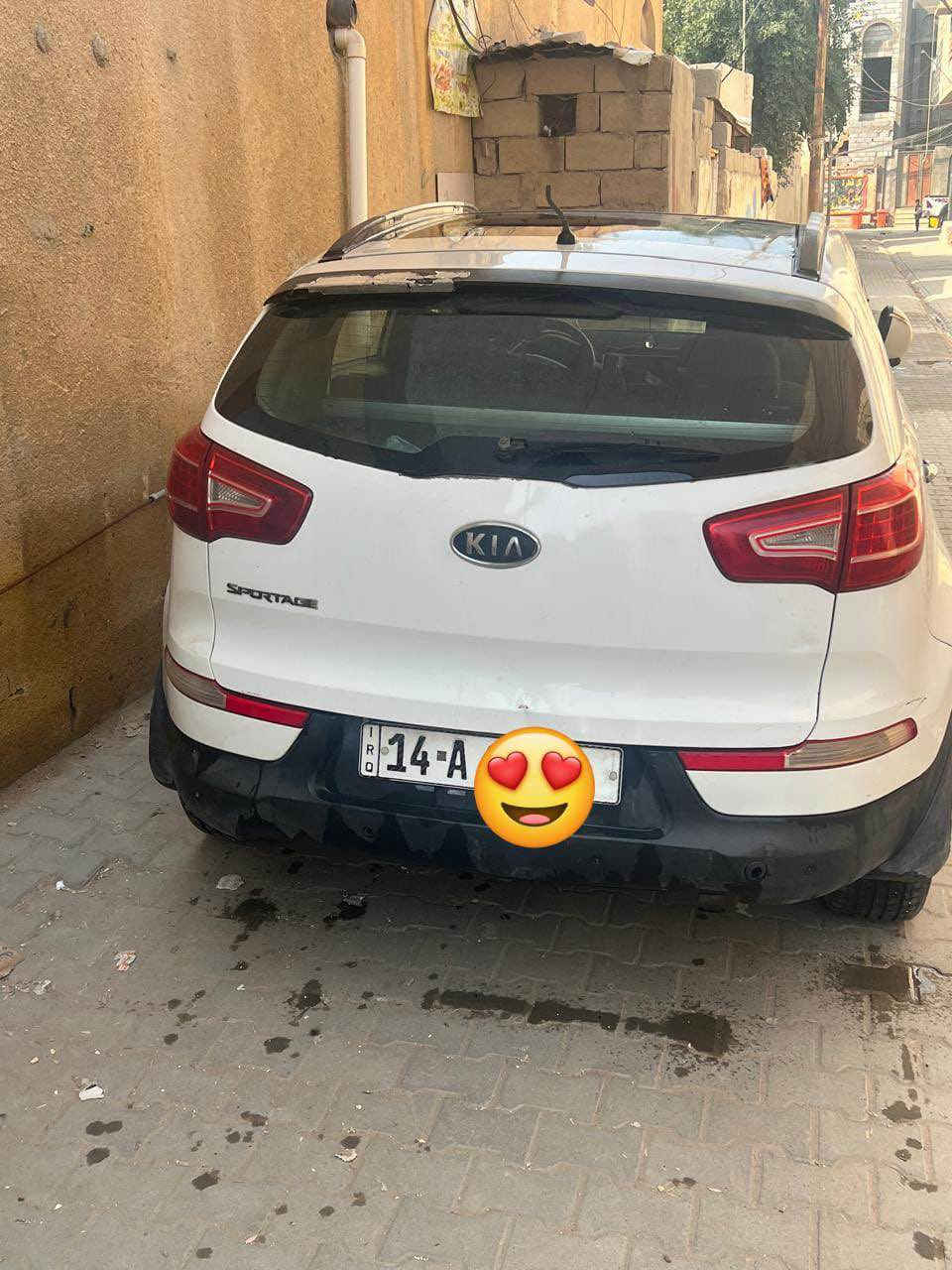 سبورتج 2011 بيهه ربع الباب الخلف العبري صبخ وربع المدكر  الخلفي بنفس الجهه ومحرك مبدل كازكيت شغل مضبوط بنورما اشاير بالمرايا والمرايات شفط منظومة تبريد جديده السعر 125 وبيهه مجال وهاذ الرقم *********** Singapore
