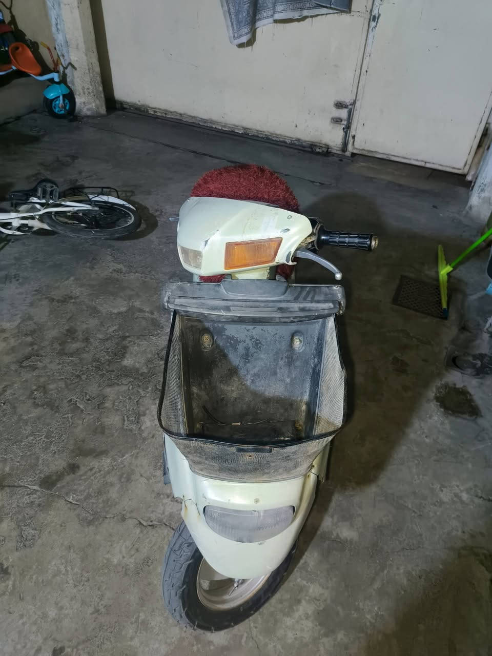 ماطور ياماها للبيع شرط كل عيب مابيه ب كل وقت من اول هندر يشتغل كابريتر بلادي تاير جديد كهربايات شرط كلها تشتغل لايت زينون كهربايات كامل شغال كل عيب مابيه ماطور حيل سريع الاشارات لايت هورن بك لايت كامل تشتغل ماطور كفرات بلادي شاصي لحيم مابي شرط اول هندر يشتغل سعر 180 و بي مجال رقم ***********
