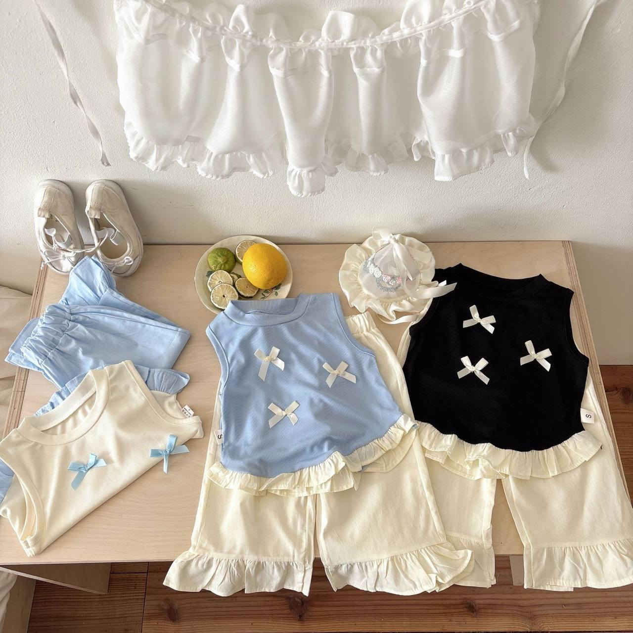 احمد خلوف لملابس الاطفال 
طقم بناتي 
القياس من1 إلى 5 سنه


**إذا كنت صاحب هذا الإعلان وتريد حذفه لأي سبب، رجاءا أرسل رسالة إلى الدعم الفني**