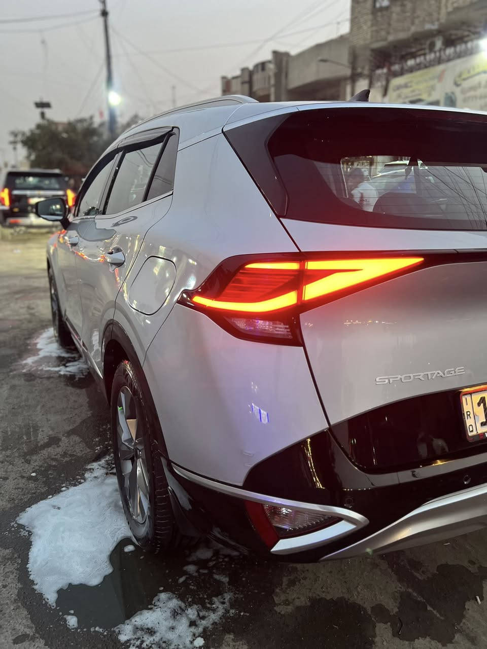 سبورتج 24 خليجي 
فول مواصفات عده البانوراما
ماشية 9 الاف زيرو جديده كولش 
مكفوله كفالة عامة 
مدوشمه ارضيه وكشنات وابواب وصندوق جاهزه مال جناي 
بصمة ترحيب مري شفط تشغيل عن بعد كشنات كهرباء وهيتر كشن هيتر استيرن مودات سياقة واهواي بيهه مواصفات بعد سعرهه 22600$ 
مكانهه بغداد م الصدر 
***********
