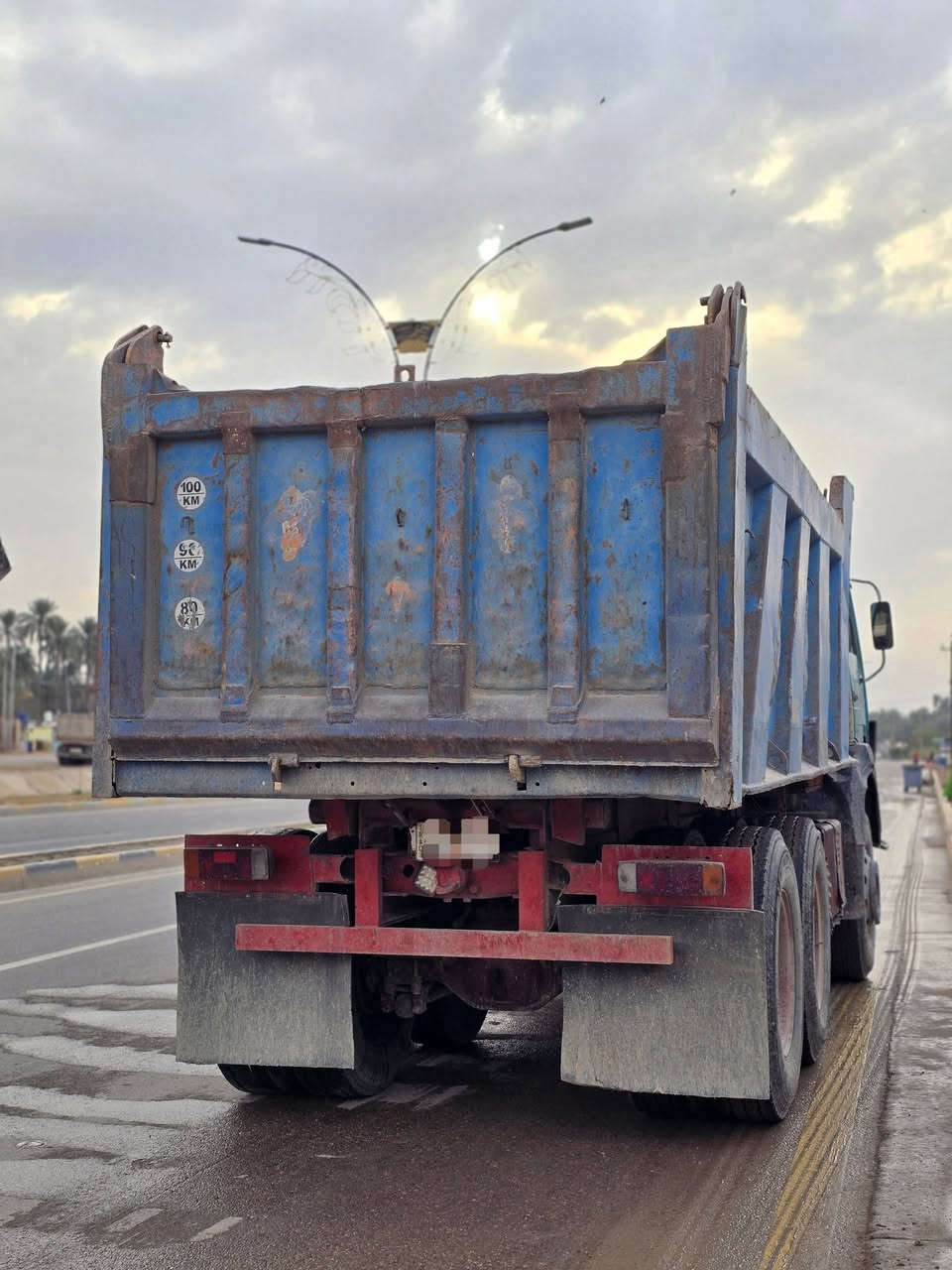 ألسلام عليكم.
ألبي 75.
مكينه 28 كير 160 مجموعه GF .
سنويه الى سنه 28 بأسمي .
سياره جاهزه للعمل مكان كربلاء .
للأتصال ***********
