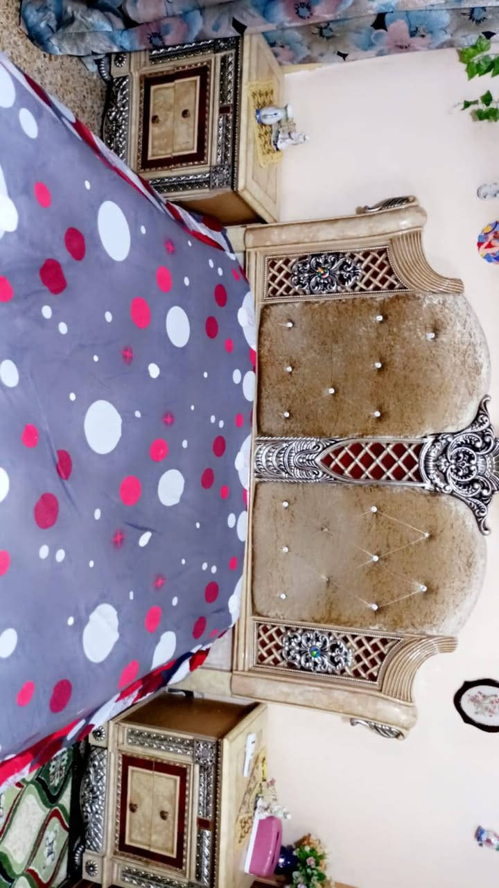 غرفه مصريه للبيع ب400وبيهه مجال
***********
