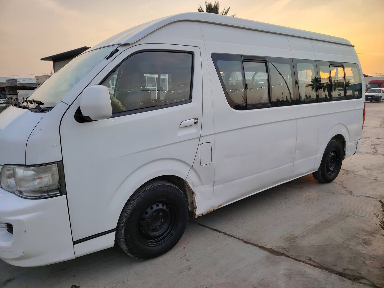 السلام عليكم ومن رخصه الأدمن مسوؤل الكروب المحترم 🌹
للبيع للبيع فقط جنبي  H2 العاليه 15 راكب
موديل 2014_استلام 2018 ماشيه 231 قابله لزياده
بأسمي الرقم الدولي ومصفره هيئه وضربه
السيارة مكفوله من الصبغ شرط وسياره نظيفه وليس جديدة 
بيه طخطخات حاليأ على الباراد تصلح
محرك وكير وصدر امامي وخلفي شرط
وكهربائيات ماملعوب بيه خلاص بلاديه
جرس السرعه من تعبر 120 شغال
الحساس الخلفي يعمل 

ادامه عليه👇👇👇
واول مره تفتح من بعد الشركه  على ايدي والله 
نوزل وبلك وواير بلك
عينه وصينه وبوربرن  وكاله
عنبار بريك وكاله
 قلاج كير وكاله
وسايد بريك مع البنزات نوعيه جيده
دسكات اماميه وكاله
عبوه بانزين كامله حته كيج البانزين شغال وصحيح
الصدر الخلفي مال هايسه اصبح على ايدي 
تخم اطار
باتري جديد
داينمو 150 أمبير جديد
صوندات باور الاستيرن
قوايش 

الاضافات العليه السياره👇👇👇
الارضيه مدوشمه 
سنتر لوك بصمه
مراوح اضافيه امام راديتر التبريد ماكو حماوه بتبريد خلاص وتبريد بلادي وخير من الله الصيف كله اني اشتغل بيه 
مراوح بسقف لسحب البروده للراكب
شاشه اماميه ومظخم للصوت  وربطت مع الدفي دي مال السيارة 
كامره خلفيه دواره

ملاحظه
كبات الاطارات الأصليه والواقيات  والتجوات مال الكراسي ضامهن اليشتري ياخذهن والف عافيه

الياخذ السياره يترحم الي ويدعي ب الخير لي  ان شاءالله ويتوفق بيه وايه الرزق ترافقه
سياره ع ايدي كله مديومه والف الحمدلله والشكر 

السعر 136 وبيه مجال حك الجيه
مكان السياره
بابل الحصوة / الأسكندريه
لتواصل والاستفسار 
***********
***********
