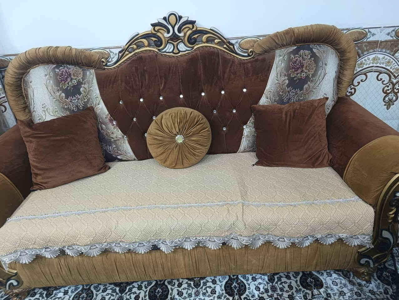 سلام عليكم تخم للبيع (خشب نوعيه ثكيله) نضيف جدا جدا  سعر600و بيها مجال للاستفسار على رقم***********
