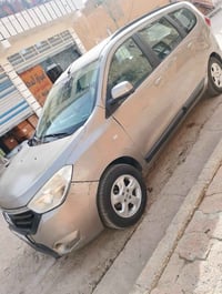 مراوس بنيسان يورفان من موديل ٢٠٠٨ وفوق وفرق نتراهم عليه  رينو داسيا لو...