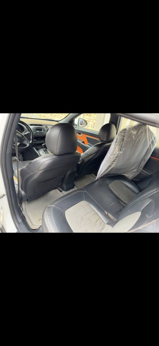 السلام عليكم
سبورتج 2011 
رقم اربيل بااسمي شخصيا
مواصفات بنوراما داخل برتقالي 
كشنات جلد ومخمل
كشن السائق كهرباء 
السياره جاهزه من كل النواحي 
محرك كير حداديه تخم تاير 
تبريد كله جاهزه 
السياره بيه ربع البنيد صبغ 
وشويه بارد بالچاملغ 
السعر 140 وبيه مجال للشراي 
للاستفسار اتصل ***********
مكان السياره نجف
