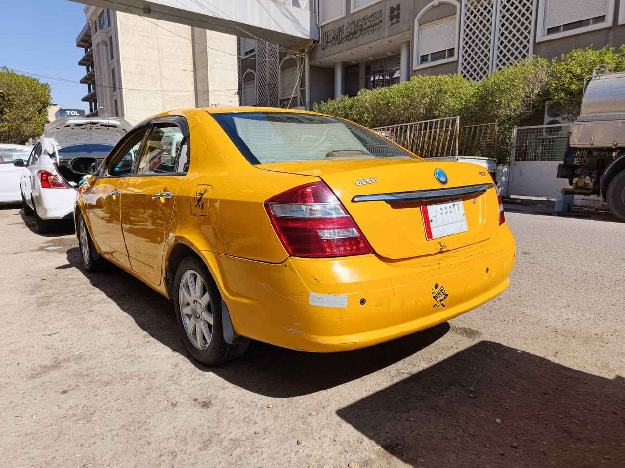 جيلي مديل ١٤ بدون ضربه ولا صبغ فقط الزنجار اللي بيها
مكينه ١٦٠٠كورله 

حداديه تخم تاير  دواخل تبريد حلوه

رقم بصره ب اسمنه 

سنويه تنتهي بشهر التاسع هاي السنه 

مصفره هيئه وغرامات 
سعر ٤٢وبيها مجال

***********مكانه بصره تنومه
