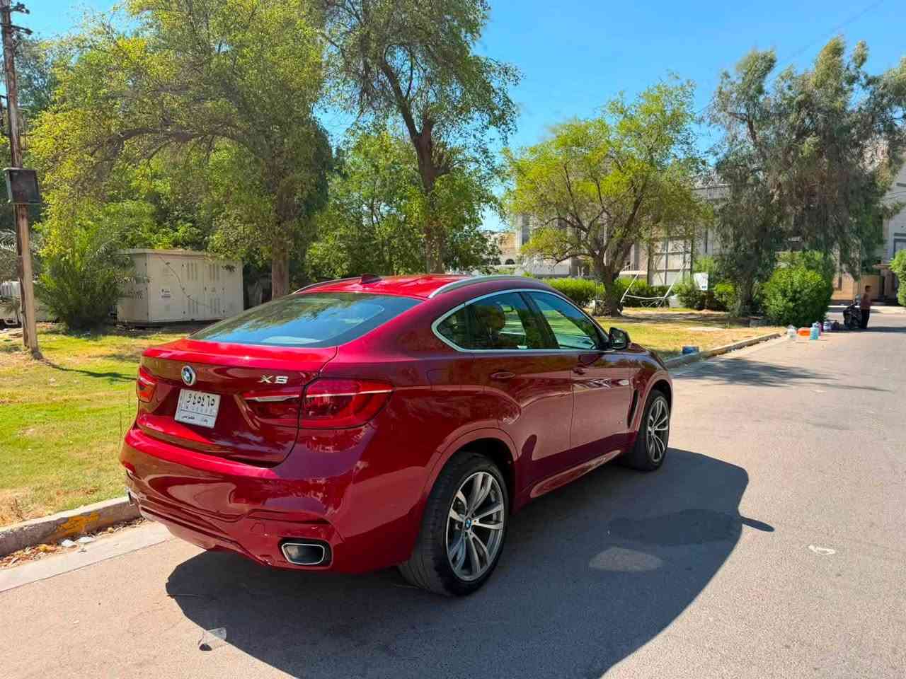 BMW X6 2015 شكل الجديد
الغنية عن التعريف فول مواصفات 
سبيشال اوردر خليجية وكالة العروش
محرك 6 حجم ال 3.0  ارغب شي بيها 
المواصفات والتفاصيل // 
مواصفات سلايد و٣ شاشات بصمات تشغيل داخل جلد احمر وكاربون فايبر كله بحالة الوكالة شفتات ستيرن
بردات بلاد خلفية 
سيارة بمعنى الكلمة مميزة جدا
خارج السيارة وداخله جدا جديد للامانه ترايها يخبل
محرك كير صدر تبريد شرط الفحص 
ماشيه 86 الف حقيقي 

صار بيهه شخط بالباب والجاملغ ونصبغ مكانه 
رقم بغداد شبه مميز باسمي تحويل مباشر
رايدهه ب26,800$ مكاني بغداد شارع المغرب
للاستفسار ***********
