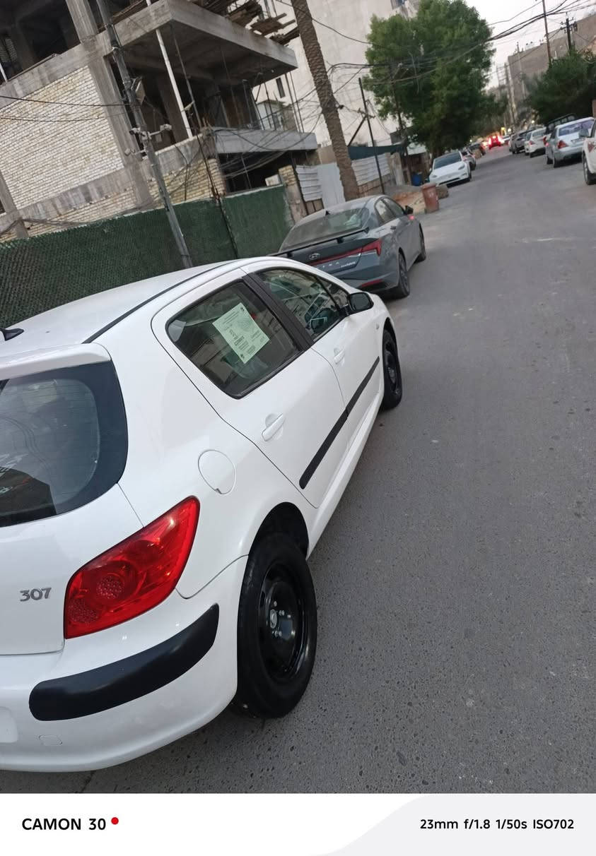 السلام عليكم بيجو
307
2006
بسمي مشروع وطني 
كير مكينه مكفولات
ماشيه 198 الف
سياره جديده
كهربائيات بلاد 
صبغ دوس مع داير خلفي
مكان سياره العرصات
السعر 64 وبيه مجال 
***********
