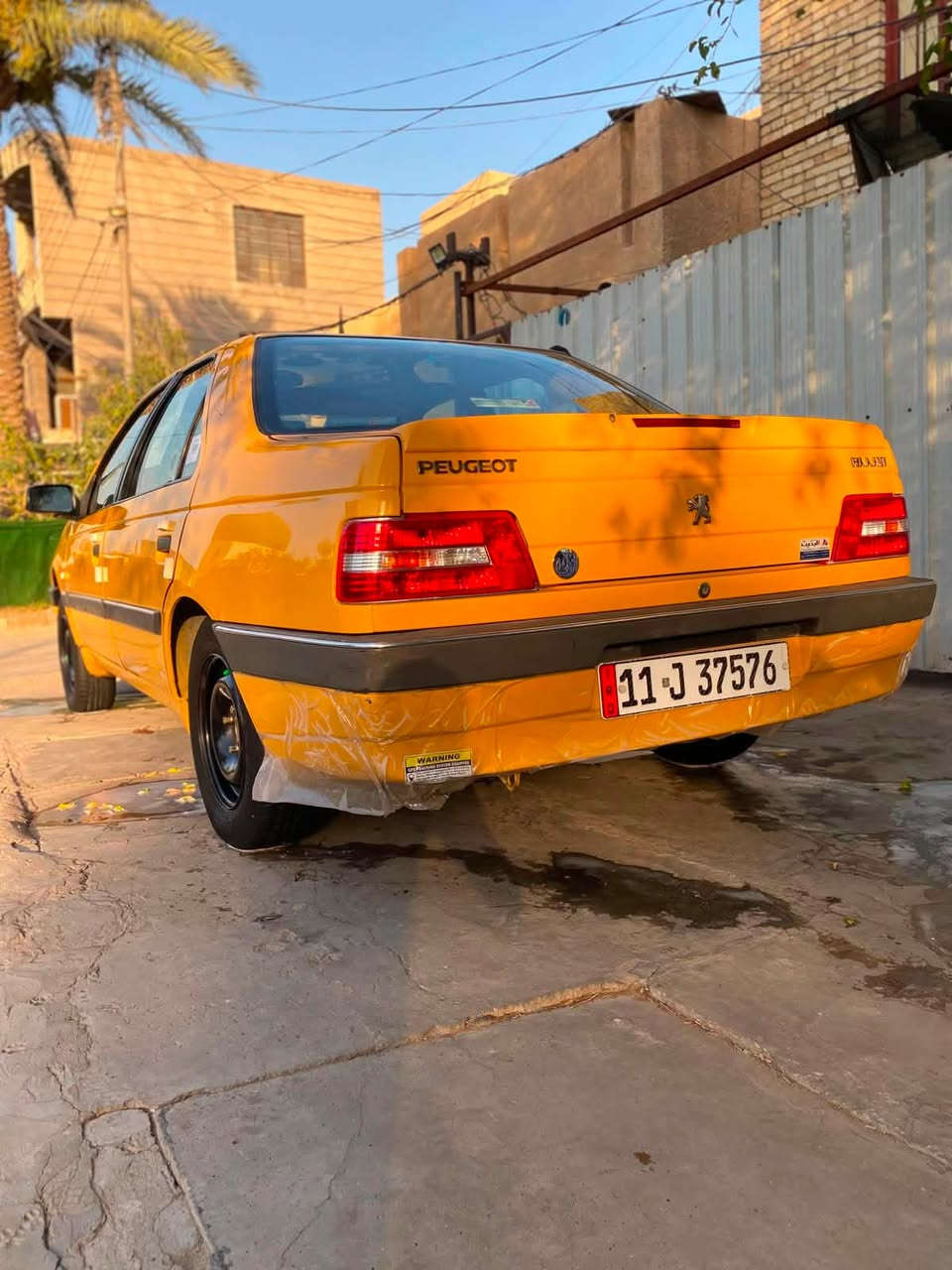 السلام عليكم بيجو لميس لا صبغ ولا ضربه ابضع الشركه اليساره جاهزه بسمي ام صفره هيهه او غرامات السعر ٤٢ او بيه مجال بكاني بغداد موديل ١٥ هذا رقمي ***********
