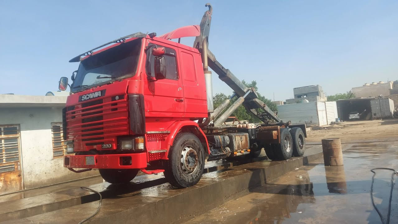 اعيد النشر بسب الوعود الكاذبه 
اسكانيا 113مكينه ،88 لاصرف ولاتبخير
 كير 900 4x4
مجموعه اروبيه تخم تاير شاصي 10 ملم 
تبريد كهربائيات كلهه شغاله 
تعمل في بلديه الرصافه 

***********
