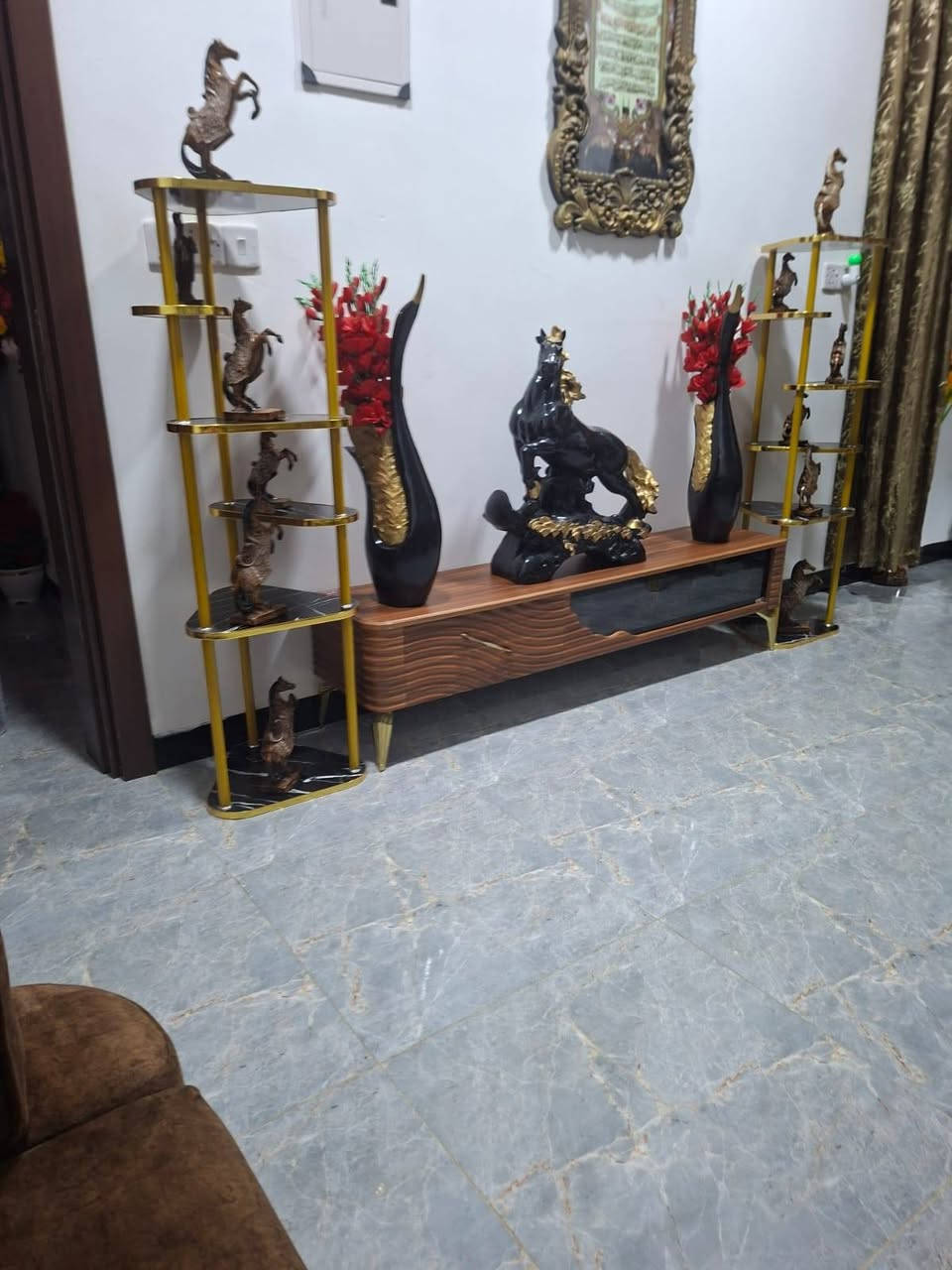 سالسلام عليكم تخم تركي نظيف كلش نظافة وتكمة ولا خدش بي ١٠ مقاعد  مع طبلات ٤ صغار وحدة وسطية جبيرة مع باترينات ميز بلازما كلة انارة من الداخل  للإستفسار خااااااااااااص فقط العنوان سامراء


**إذا كنت صاحب هذا الإعلان وتريد حذفه لأي سبب، رجاءا أرسل رسالة إلى الدعم الفني**
