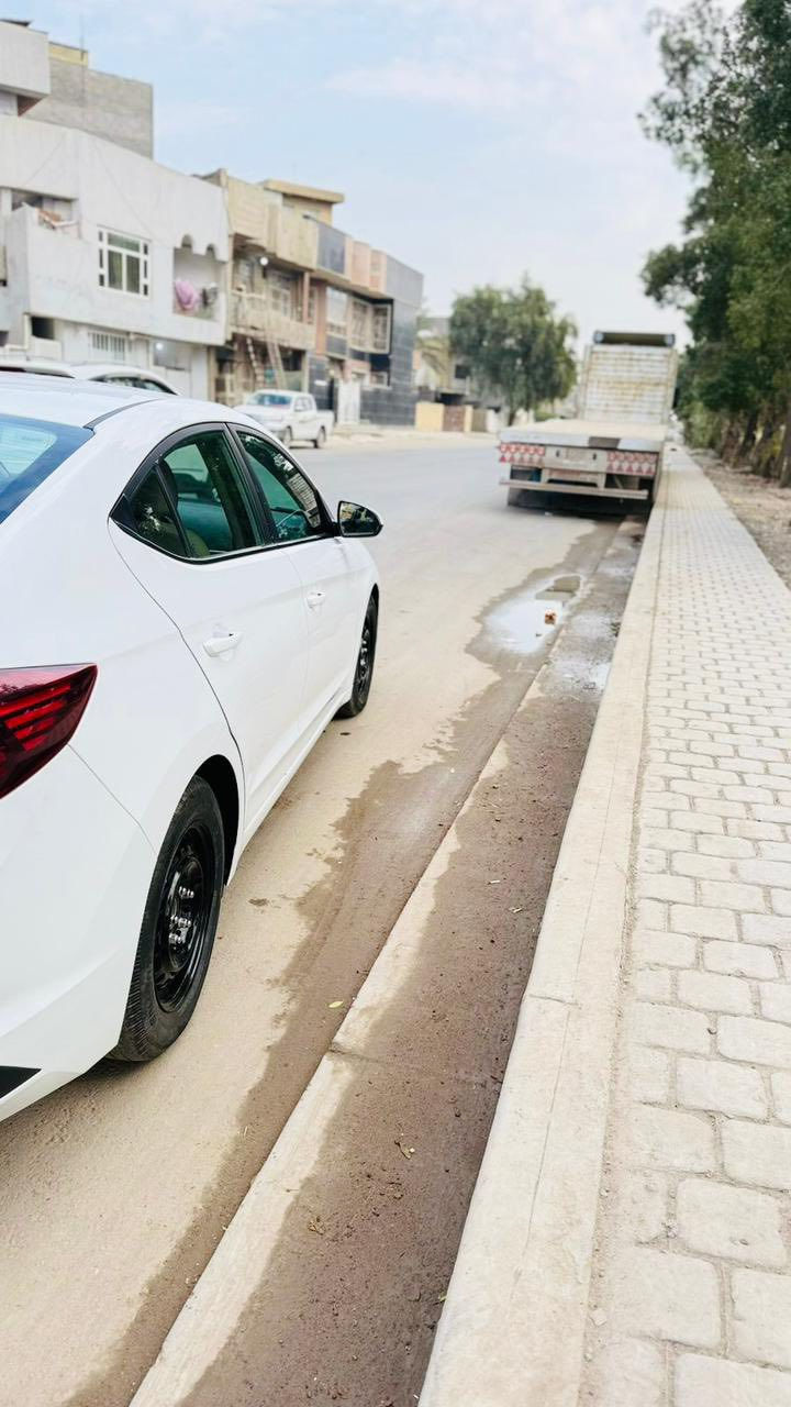 النتره موديل ١٩
وارد امريكي صور امريكا بالمنشور 
وبالعراق بيها صبغ جاملغ امامي اثر شخط 
بدون ايرباك لغد وشاصي كفاله 
مكينه ٢٠٠٠ دوش 
كير AT
ماشيه ٨٦ ميل 
مواصفات SE معروفه 
شاشه وكامره 
تحكمات ستيرن جهتين 
رادار امامي توقف ذاتي 
تحديد مسار 
مانع انزلاق 
تبريد بيانو مناخين منفصل 
شاشه متخصصه بنضام الاعطال 
مود درايف ثلاث انضمه قياده 
السياره جديده وكلشي مناقصاها 
صدر تايرات باتري كله جديد ع ايدي مال جناي 
رقم شمالي الجديد ب اسمي تحويل وكاله حاضر 
السعر مناسب ١٢٣ ومجال قليل جدا 
مكاني بغداد ***********
