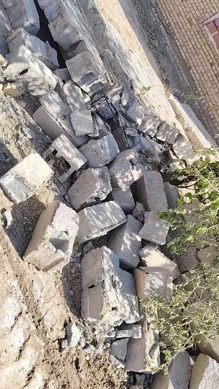 اخوان منو يعرف شخص محتاج عندي بلوك مستخدم مجانا لوجه الله
بس كون اليوم يجي ياخذه 
***********
