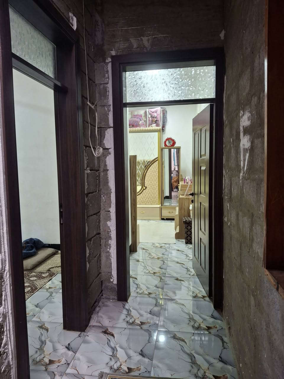 دار زراعي وبي كارت بلديه العنوان الشيشان قريب على سايدين النعيمي يحتوي على غرفتين نوم وهول واستقبال ومطبخ مساحه ١٢٥متر خدمات ماء كهرباء 🔋 السعر الدار 🏠 55مليون وبي مجال +ارض زراعيه مساحه ١٢٥متر السعر الأرض على اتصال
***********
***********
