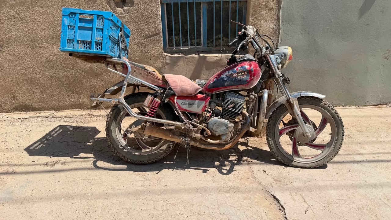 جونده للبيع ب350وبيه مجال شغاله مابيه شي بس عوزه ترتيبات اوراق اصوليه بسمي مكاني نجف ناحية العباسيه وهذا رقمي ***********
