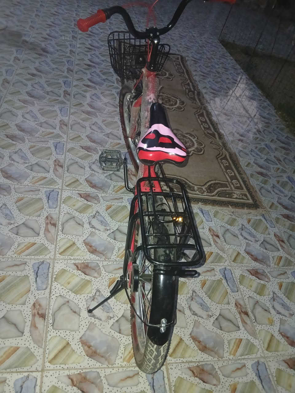 سلام عليكم بايسكل للبيع جديد حجم 20 سعر 85 قضاء الخضر 
***********

