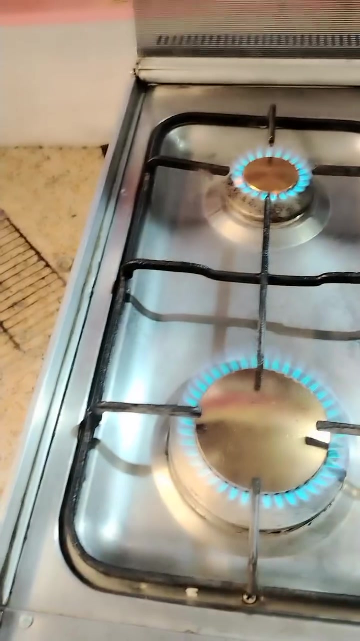 ياالله طباخ عشتار باب الأول نظيف شرط الشغل السعر خاص هاتف ***********
