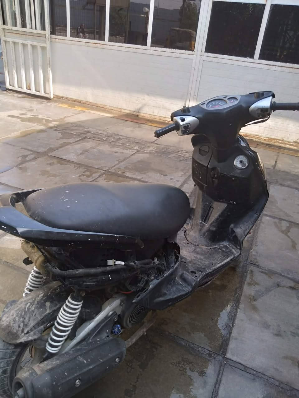 السلام عليكم سكنس نثية 140 بدون صفاح ولا بك لايت خلفي سعرها 300  كله شغالة سلف هندر   الدراجه تجفيت عام   مكاني بغداد مدينه الصدر ع فلاح مقابيل سوق الأولى


**إذا كنت صاحب هذا الإعلان وتريد حذفه لأي سبب، رجاءا أرسل رسالة إلى الدعم الفني**