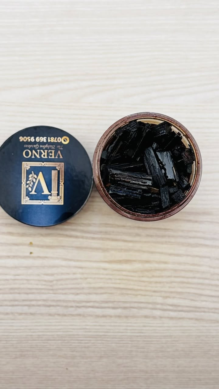 بخور بعطر الحرمين 
لتخلص من الانفس الخبيثه داخل المنازل والحسد وطرد العيون والروحانيه في منازل في هذه ايام شهر الفضيل
لحجز واتساب :***********
