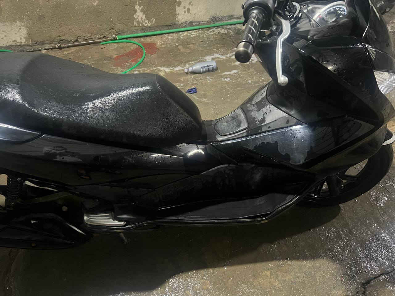 السلام عليكم بي سي اكس جيل ثاني ياباني للبيع فقط بيع بدون مراوس ماشية 27الف حقيقي دراجة ما رمبة مو مال شارع مكاتبة المعرض موجودة مكفولة من الفتح السعر خاص او اتصل عل رقم *********** عنواني ابو دشير
