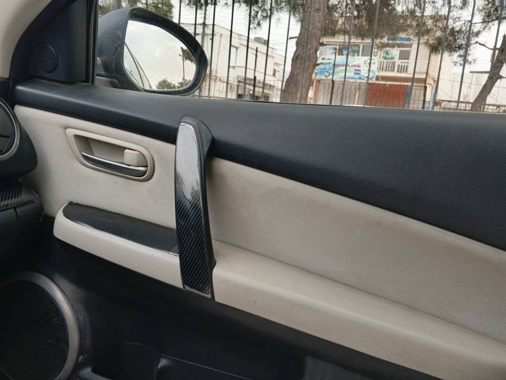 سلاوی خۆاتان لیبیت
مازدای  زووم 6مۆدیل 2009خلیجی  نرخی 75گلاو معملە
***********
***********
سەنەوی تازیە . بەشەرتی تەحویل و خرامە. سی پارچی بۆیاخە. گیر مەکینە و تەبریت بەشەرت.
مواسفات.ناو کریمی . سوکان فولیوم. تەعدیل سرعە. ئۆتماتیک . دبل گیر. قفل مەرکزی . جام کاربای. ئاوینە کاربای. 
چوار تای تازی لەسەرە.
شیون ناحی تەکیە نزیک سلیمانی 
زۆر سباس السليمانية, العراق
