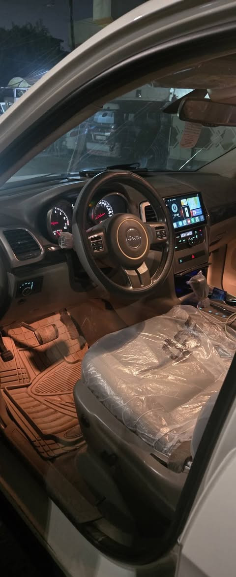 بيع مستعجل ب١٥٠ 
جيب خليجي ١٢ 
فتحة بصمة +بصمة أبواب 
تبريد قطعتين 
كير مكينة بلاد 
حساسات كامرة شاشة
تحكم جهتين 
مكاني بغداد 
***********
