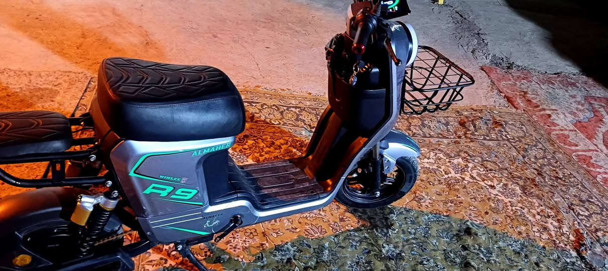 دراجه r9 فول مواصفات للبيع ب350 وبيه مجال بكاني بغداد ***********
