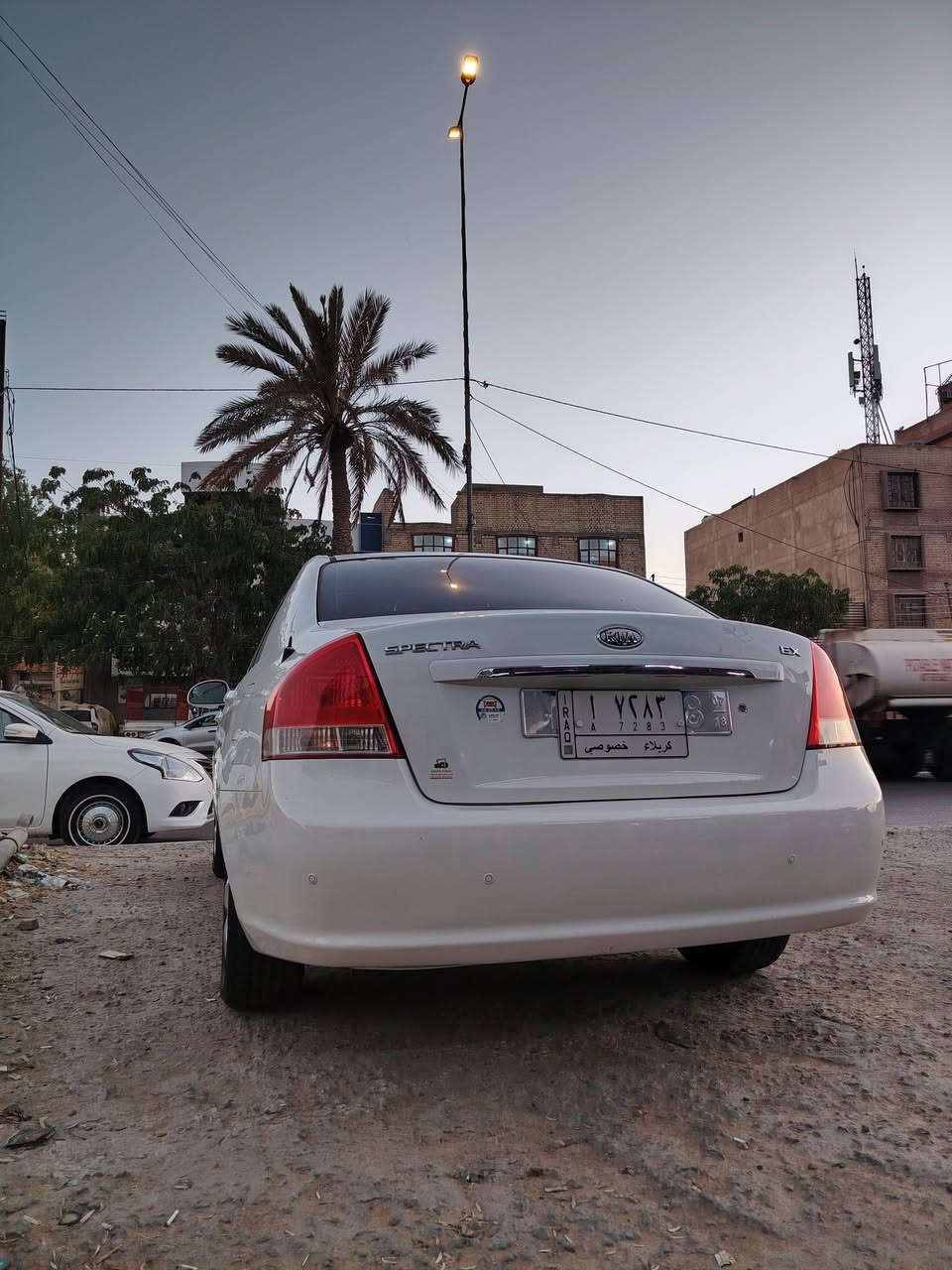 السلام عليكم
بيع سياره كيا سبكتره
موديل ٢٠٠٨ السياره كامله 
بيها جاملغ وبنيد السعر ٨٥ قفل
***********
