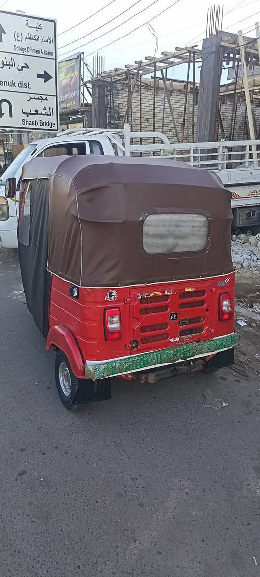 موديل 18مكينه عشرين مجفته قبل شهر لا تنقيص ولا تبخير تخم تاير جديد كامله مرقمه باسمي بس بيهه جبنه طاكه وره ملف بس بيه نضوح كلش قليل مكاني حي طارق   جيب فيتر وياك وتعال لا تجيني تكلي اروح ورجعلك جيب وياك شكد متريد فيتريه سعرهه 4600 رقم ***********
