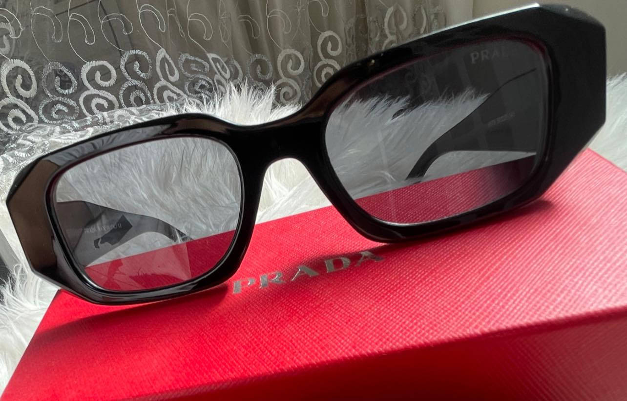 برادا.  رهيبة تصميم جدا عصري رجالي نسائي 
قطع مو بسهولة تتوفر مميزة جدا 
متوفرة ب لون الاسود والابيض الختومات البيها هي تسولف 
🫶❤️😍
ترهم للكبلز سعر القطعه مع البكج ب15الف فقط 
يتوفر توصيل لكل المحافظات


**إذا كنت صاحب هذا الإعلان وتريد حذفه لأي سبب، رجاءا أرسل رسالة إلى الدعم الفني**