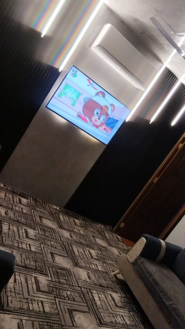 السلام عليكم 🏠 يوجد بيت لبيع مقابيل الجزيرة مساحته 50متر سندويج سعره 38مليون الاستفسار 📞 ***********
