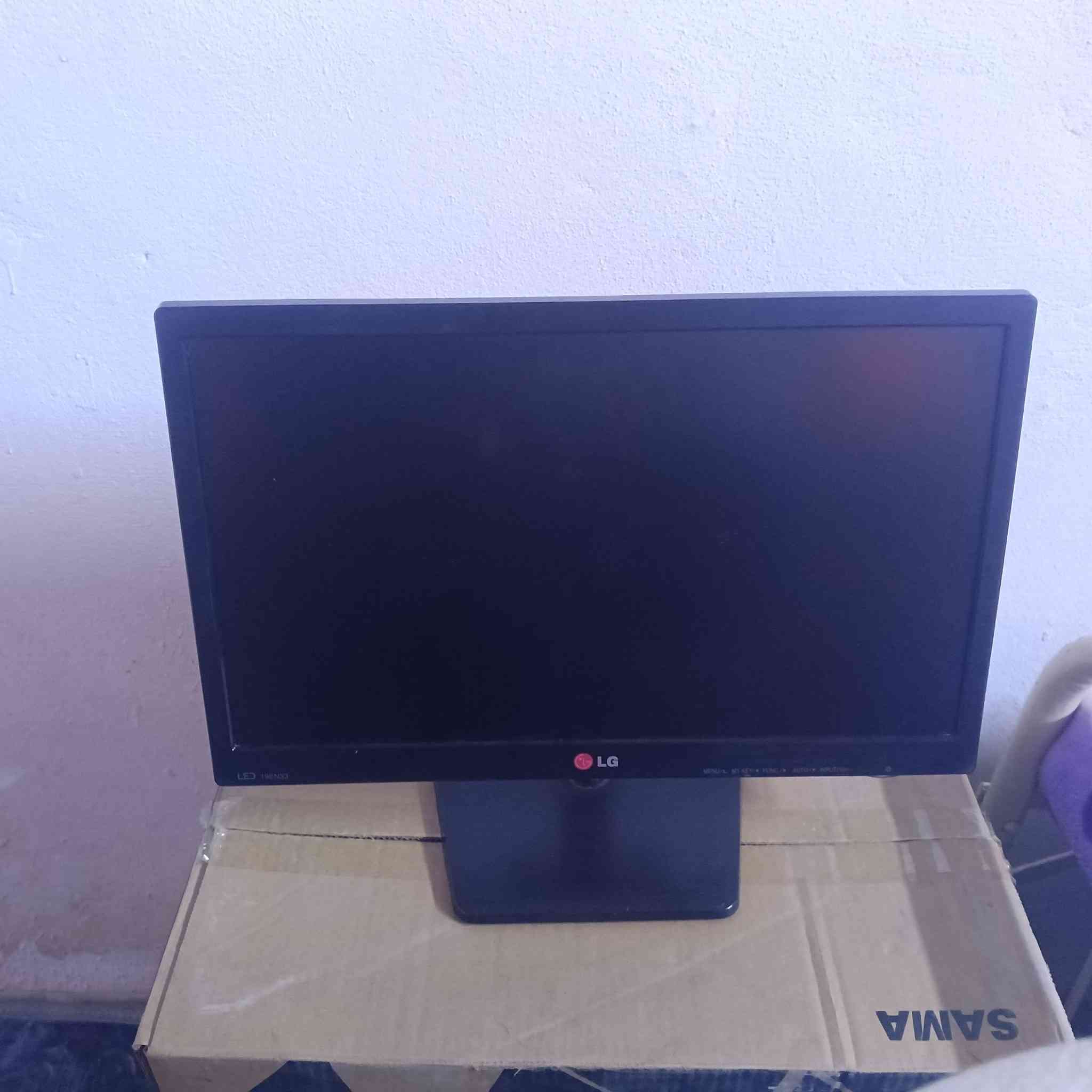 السلام عليكم شاشه 19 انج
مع كامل الملحقات + تحويله من vga الى hdmi
بسعر 30 واكو توصيل


**إذا كنت صاحب هذا الإعلان وتريد حذفه لأي سبب، رجاءا أرسل رسالة إلى الدعم الفني**