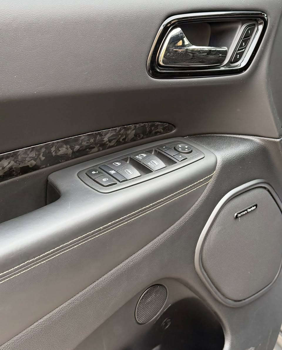 السلام عليكم
دوج دورانكو RT (للبيع فقط)
وارد امريكي
موديل 2025 (TOW N GO 345)
السيارة كلين كفالة من كلشي 
التفاصيل موضحة بلصور 
محرك 5700 / V8
ماشيه 8000 ميل فقط
رقم اربيل تحويل مباشر

الموصفات
1- بصمة تشغيل + ابواب + صندوق
2-فتحة (سلايد روف)
3- شفتات ستيرن
4-حساسات امامي خلفي
5-تحكمات استيرن 
6-ميموري خزن كرسي السائق
7-سماعات (HARMAN KARDON)
8-عدسات امامية LED
9-رادار جانبي + نقطة عمياء
10- رادار امامي + تحديد مسار
11-كشنات كهرباء السائق والسكن
12-كشنات تدفئة وتبريد وهيتر استيرن 
13-دبلات صفر SRT
14-افجوج (brembo)
15-اكزوز رياضي
16-اويالة SRT
17- كشنات منفصل
18-داخل فورجد
19-السيارة كلها امختمة (345)
20- بيها تحكم مال قطر
وبعد بيها اهواي مواصفات او كل الي ذكرته ابلادي من الشركة السيارة مملعوب بيها ابد
السعر 48,800$ 
مكانها بغداد
الاتصال على الرقم ***********
