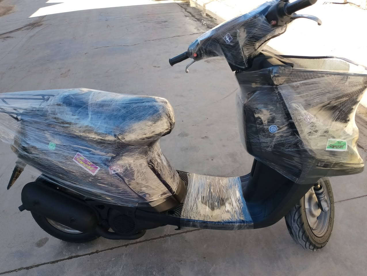 سلام عليكم يماهة نكره سلف كهربايت كله شغاله لايت زينون اشاير هورن كفراته نضيفه شاصي  بل شرط اكسل بلشرط صواته ناعم باتري جديد تاير خلفي جديد سعر 200 اوبيه مجال ***********
