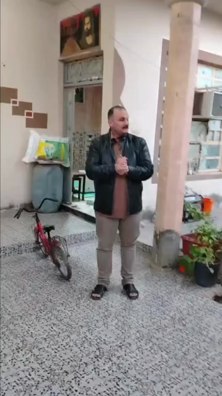 دار للبيع طابو زراعي سند ٢٥ المساحه ٢٣٠م بدون سقوف ثانويه 
باب الدرب فرع الكهف متكون من طابقين الطابق الثاني نقص لبخ وسيراميك ارضيه فقط الغرف تفاصيل تواصل ع رقم ***********
