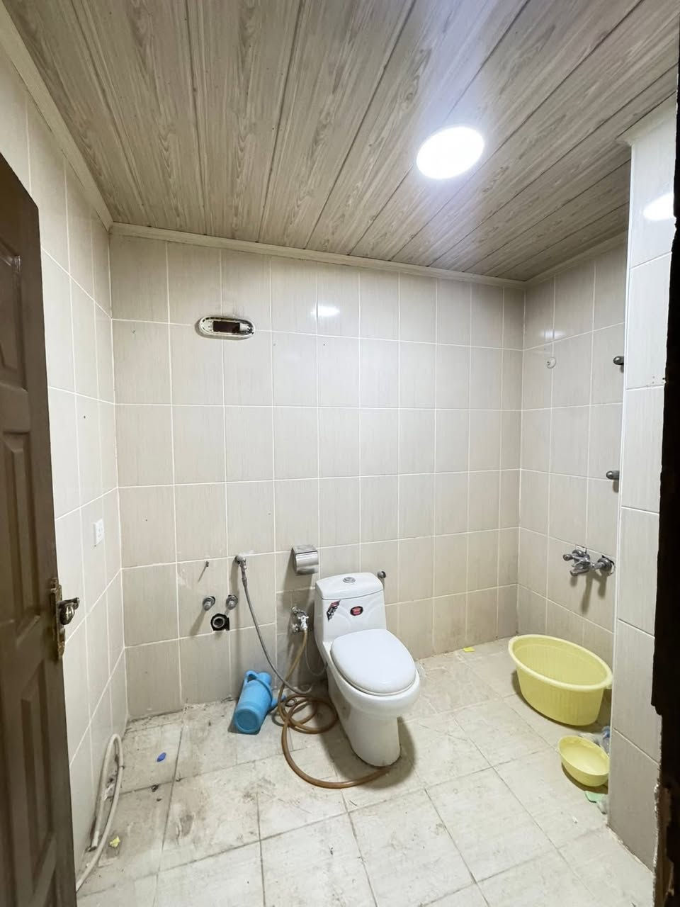 بيت للبيع في مجمع اوزال ستي Ozal City
المساحة :- 172م - طابقين 
3 غرف نوم | استقبال | مطبخ | مجموعة صحية | حديقة و كراج )
البيت نقدي بدون اقساط 
*********************************************
خانوو بۆ فرۆشتن لە ئۆزال ستی
ڕووبەر :- 172م - دوو نهۆم
3 ژووری نوستن | دیوەخان | مەتبەخ | گەرماو | باخچە و گەراج )
*******************
 ￼⁨
***********📞
***********📞
***********📞
عقارات باغى لاوان
