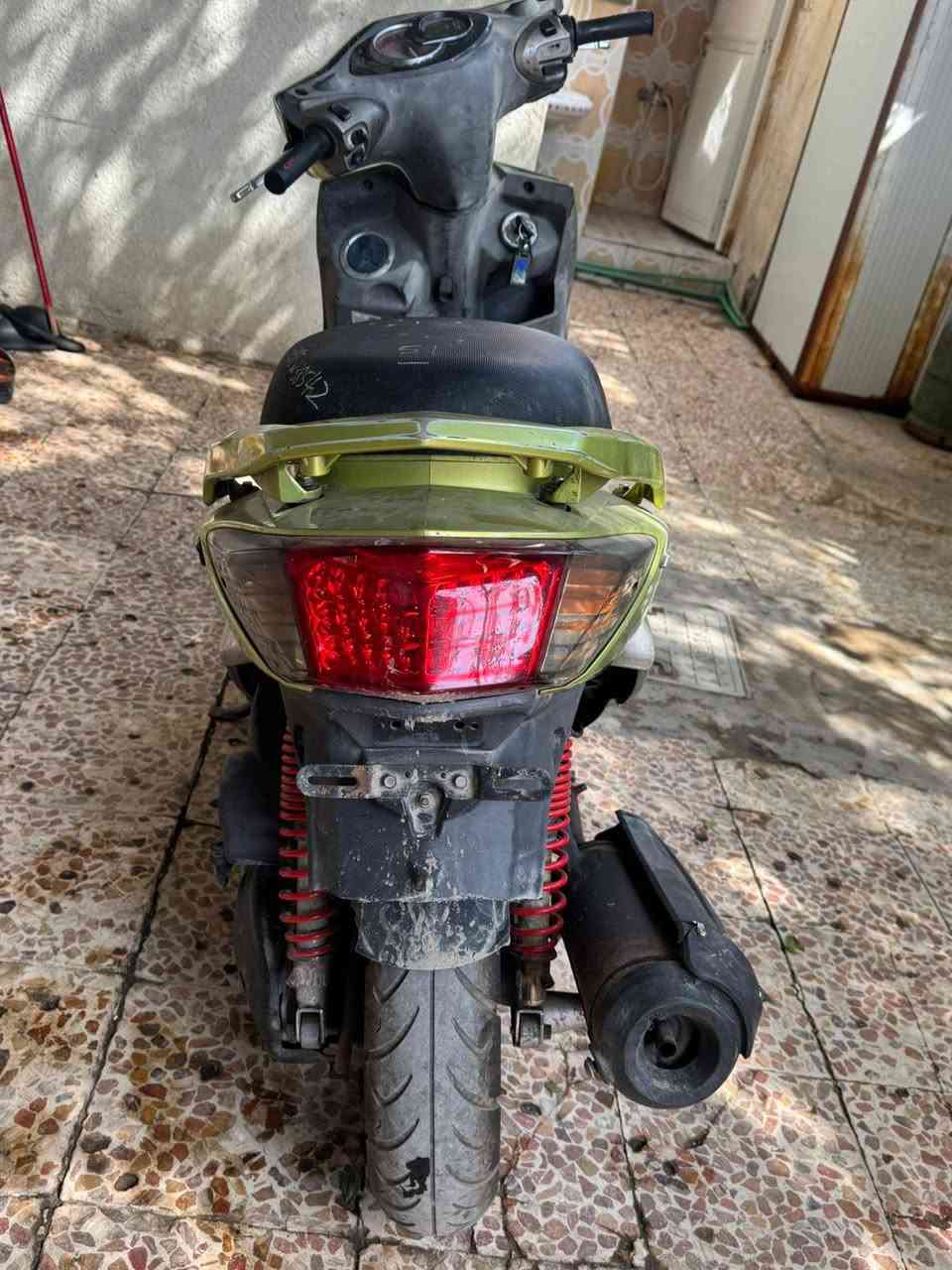 سلام عليكم ورحمة الله وبركاته
دراجه نضيفه شوف العين
البكان البصره العاليه
سكنس فحل نوزل ياباني خطين
السعر.1300  وبيهه مجال لشرايه
***********
