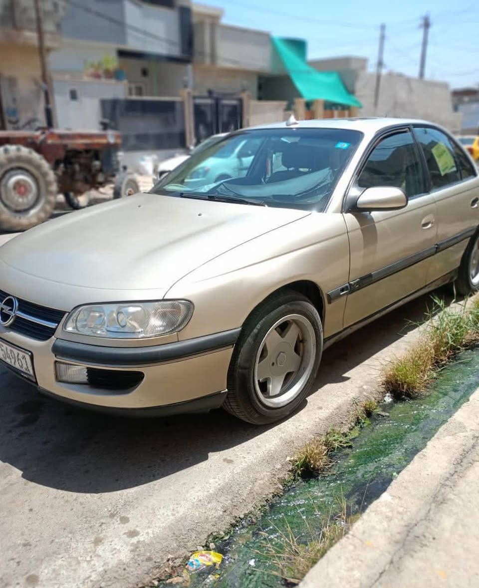 اوميجا بزون موديل 96 رقم نينوى اجنبي بسمي محرك 20قبغ اسودفول بس كير عادي تبريد بلادي بس بي نواقص بخ جماليه بدون معجون لات زينول محرك نضيف سنويه إلى 2030تواير جدد طالب عليها 38وبيهامجال حك الجيه***********

