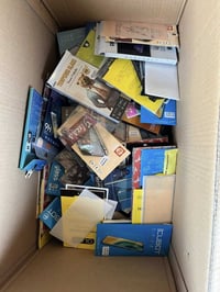 ٤٢ كفر آيفون • ٢٨ كفر غير آيفون • ٩٠ لواصق