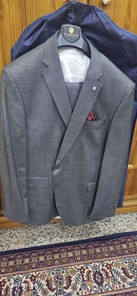 بدله رجاليه • مقاس ٤٦ • بغداد الكرخ