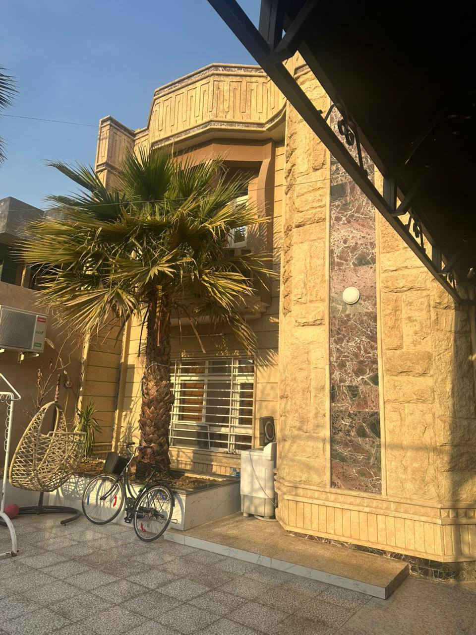 ---- عقارات الموصل الحدباء ----

        💥🏠 دار للبيع حي الزهور 🏠💥

🔴 مساحة الدار 345 متر

🔴 واجهة الدار 11.5 متر

🔴 موقع الدار حي الزهور شارع 12 موقع ممتاز جدا

🔴 الدار طابقين يحتوي على 6 غرف نوم 

🔴 بناء ممتاز جدا

         ////////////////////////////
 لمعرفة التفاصيل والسعر مراجعة المكتب او الاتصال على الرقم 
 الخاص بالمكتب...       ***********

💥 نستقبل جميع طلباتكم وعروضاتكم...
