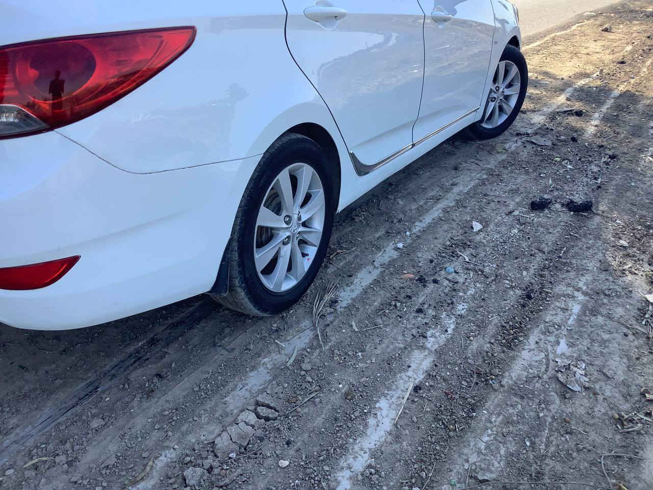 السلام عليكم اكسنت للبيع موديل ٢٠١١  خليجي رقم بغداد لون ابيض محرك ١٦٠٠كفاله عامه من الصبغ والتبديل  ماشيه ١٦٠ الف تدفاءه تبريد حداديه درجه اولى السعر ٩٨ وبيها مجال مكان بغداد المحموديه *********** /او كورك ***********
