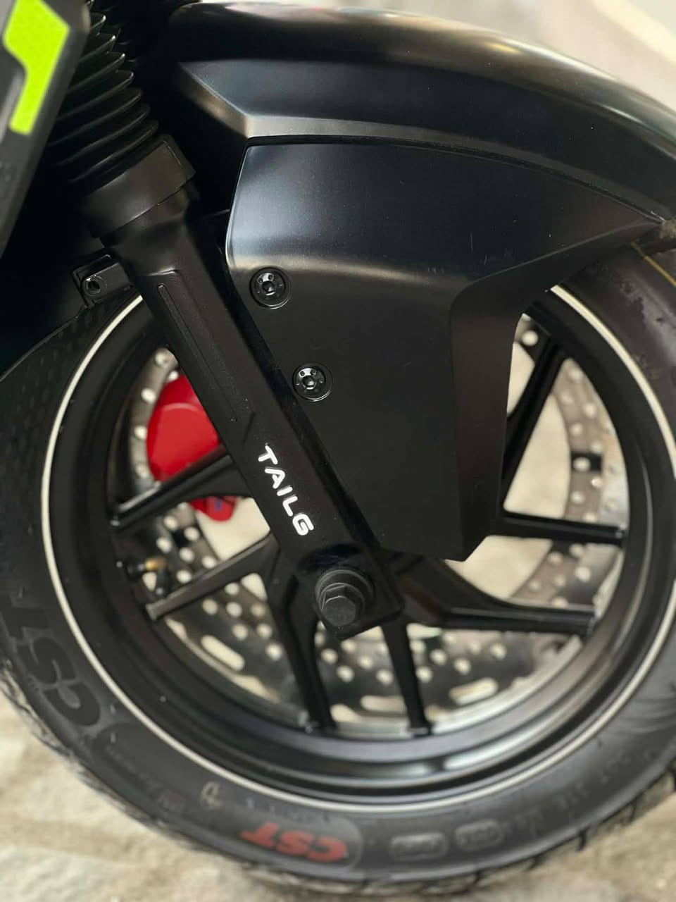 السلام عليكم دراجه ريان الصاعقة مواصفات الدراجه الملف  2000 سبورت عدد البطاريات 6  32امبير 72فولت دراجه كمله عل آخر شي أي نقص مابيه جديده مصار إلهه هويه عندي السرعة  81  حقيقي دبل اشاره السعر مليون و250 و بيه مجال بسيط حك الجيبه مكاني كراده داخل
الاتصال عل رقم***********
