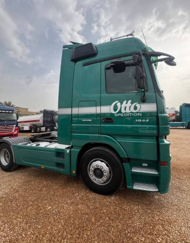 للبيع اكتروز 2008
رتايدر وثلاجه
مكفوله كفاله عامه
من جكه وفطر
ومكينه
سنويه جديده تحويل مباشر
مربوط صهريج
بس راس للبيع
سعر ٣٥٠ وبي مجال
الاتصال ***********
الاتصال ***********
